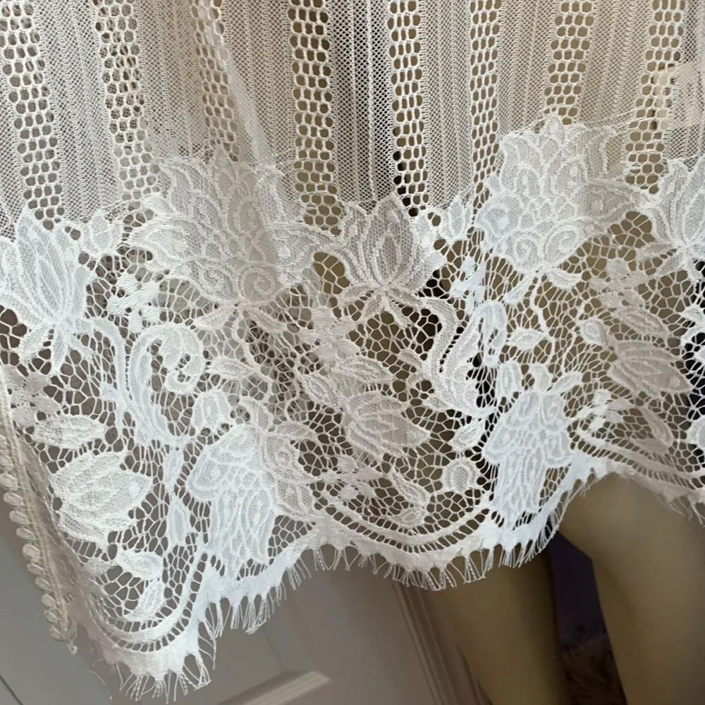 Designer Swimwear Lace Crochet Cover-up Kimono Wrap M white